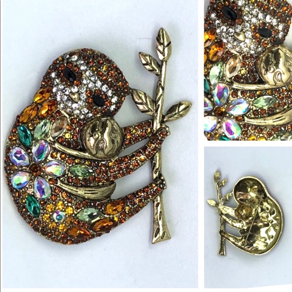 🆕 Rhinestone Sloth Brooch - Picture 3 of 3